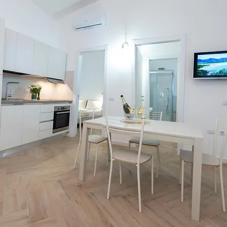 Estia Apartment *