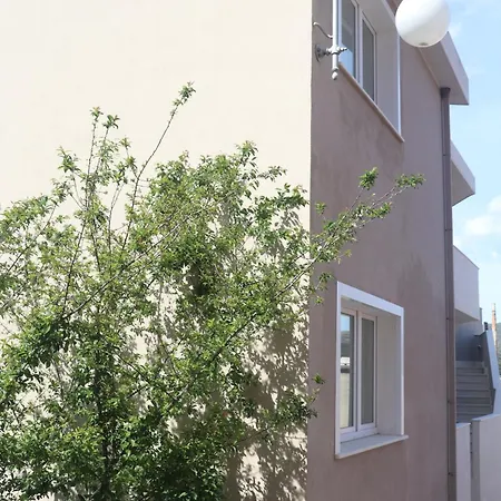 Estia Apartment